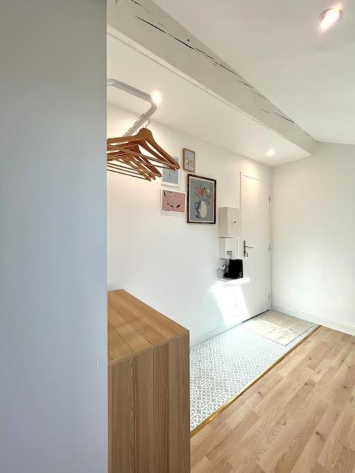 شقة Studio Jade : Charmant Logement Place Clemenceau بو المظهر الخارجي الصورة